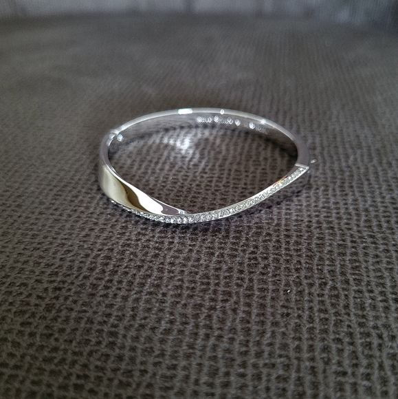 Kate Spade♠️ Silver🤍 "Do the Twist"🔀 Bangle Bracelet - NWT - Picture 8 of 15